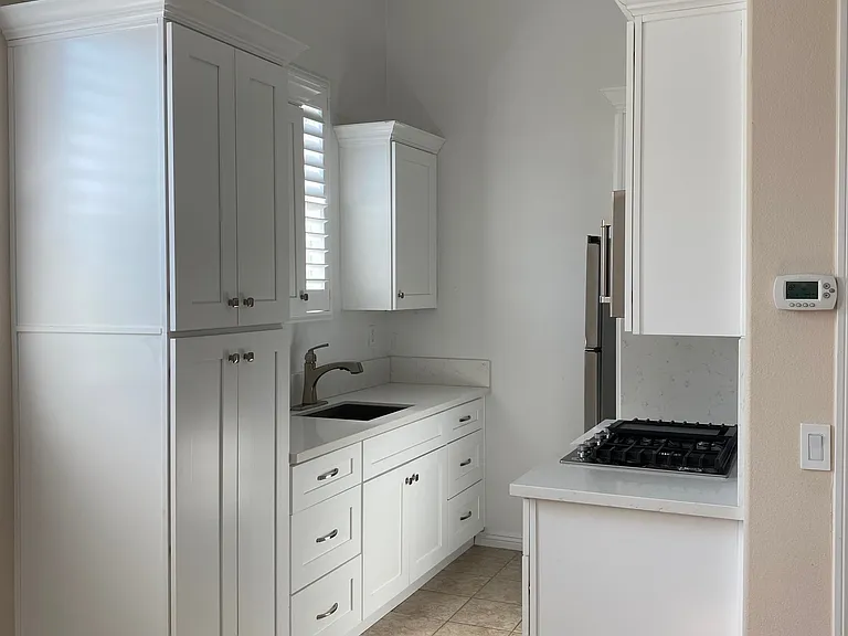 1693 Thompson Ave — Photo 4