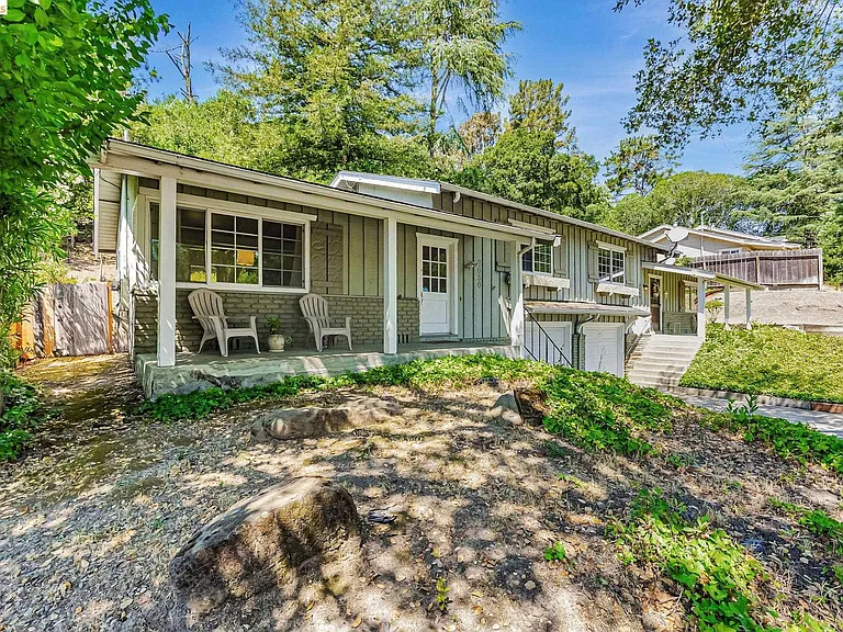 2050 Donald Dr — Photo 3