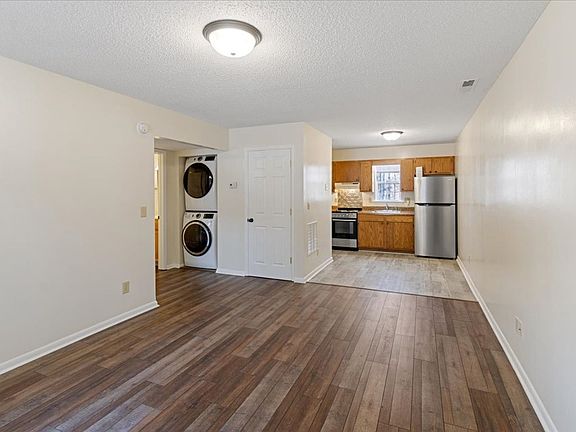 2nd image of 105 Bearwood Dr APT I