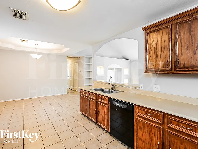 18731 Reynolds Park Dr — Photo 9