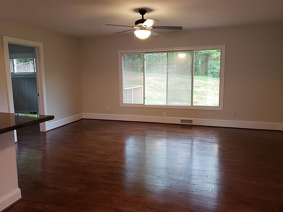 4th image of 571 Wildwood Dr