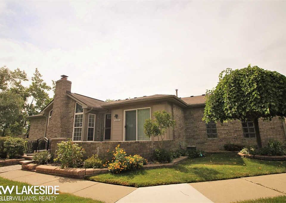 1st image of 59207 Conifer Ct #122