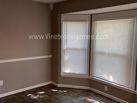 5th image of 7149 Sterling Ave