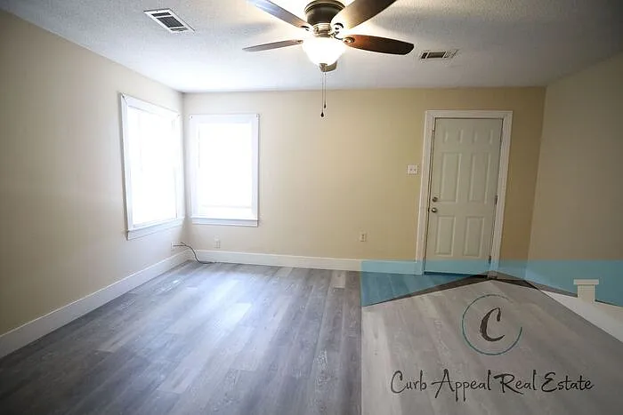 1 bed, 1.0 bath, $800 — Photo 4