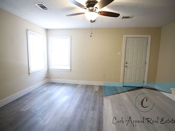 4th image of 818 W Matthews Ave