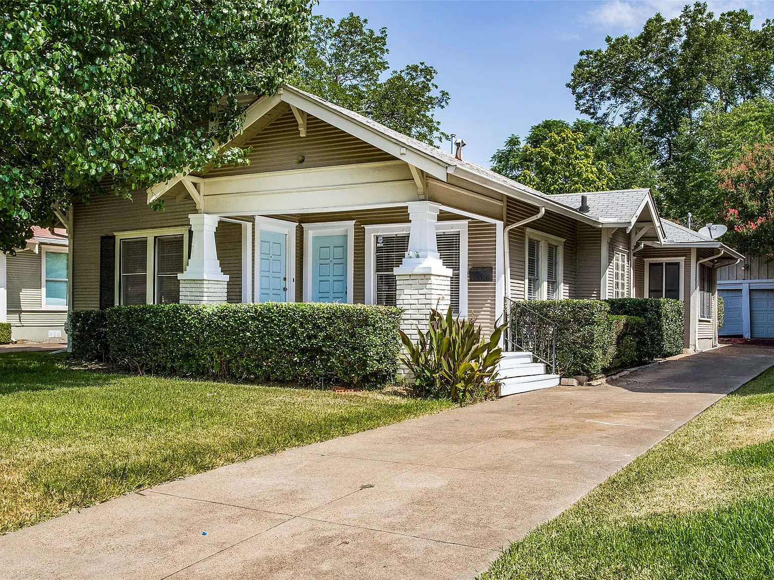 3 bed, 3.0 bath, 1722 sqft, $3,100 — Photo 2