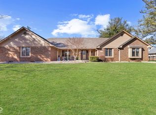 238 Lake Dr, Greenwood, IN 46142