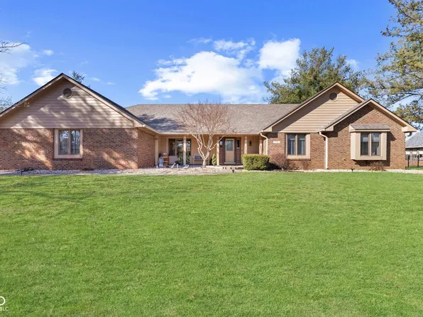 238 Lake Dr, Greenwood, IN 46142