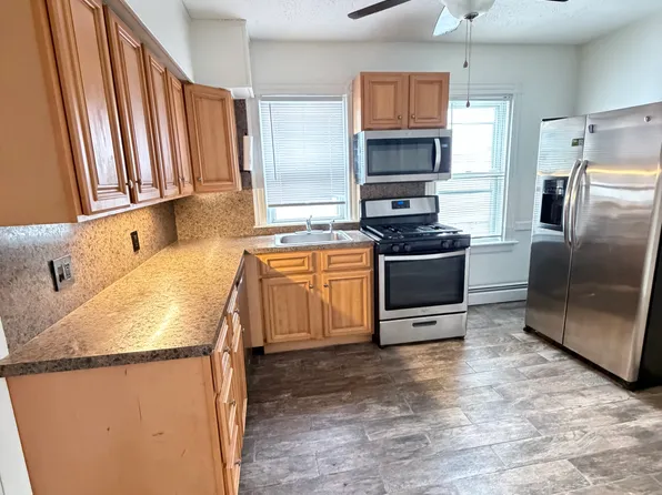 100 Julia St Floor 1, Cranston, RI 02910
