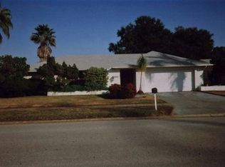 1865 Del Robles Dr, Clearwater, FL 33764