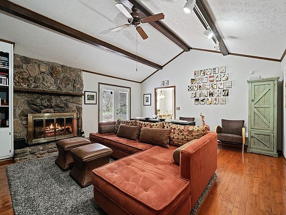 4th image of 630 Julia Dr