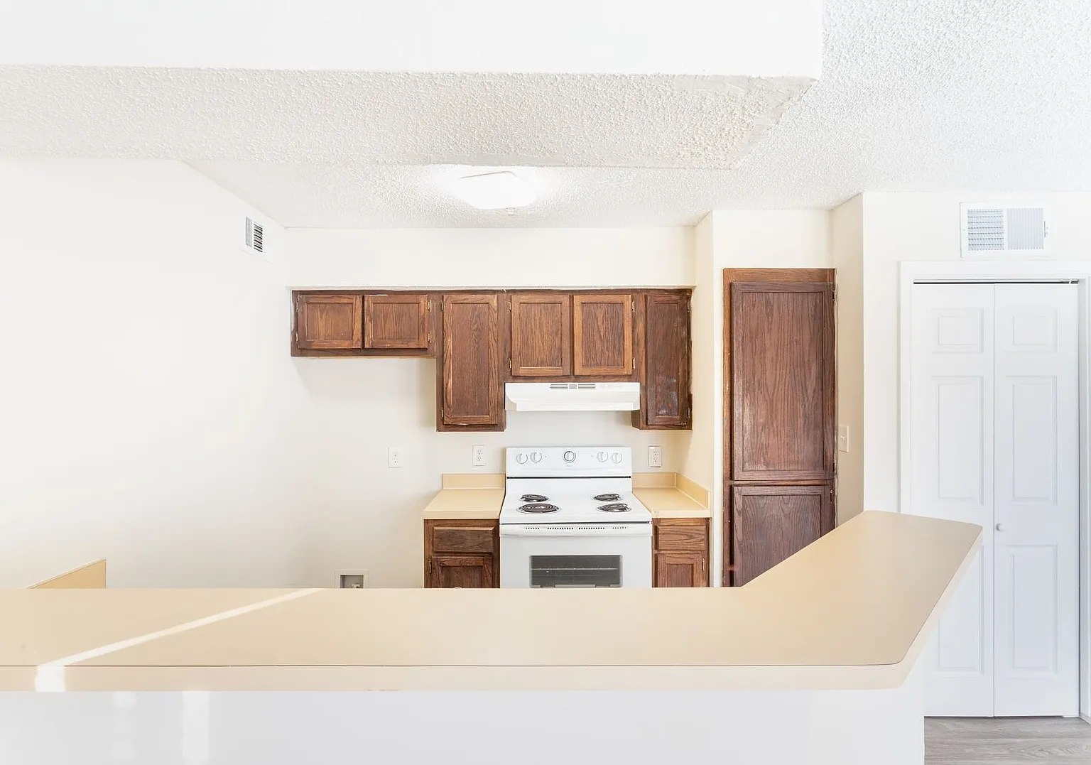 4915 Gaston Lofts — Photo 3