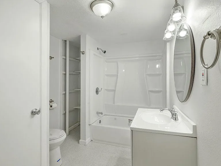 2706 Quincy St — Photo 11