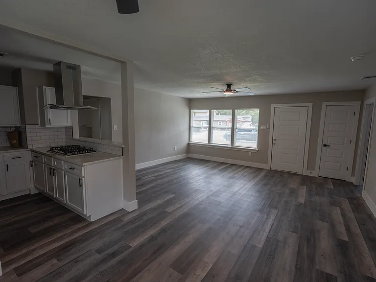 2465 Garapan Dr — Photo 7