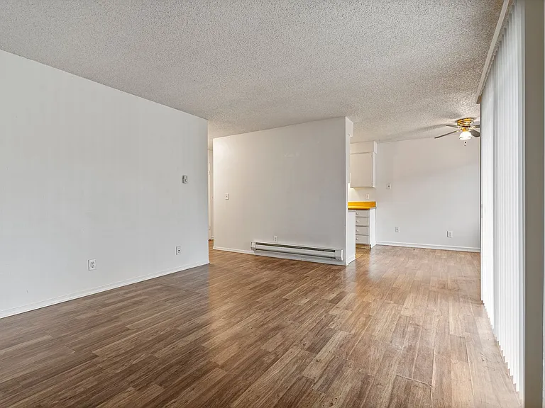 Sandy Terrace Apartments — Photo 6