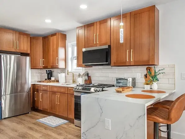 112 19th Ave Floor 2, Irvington, NJ 07111