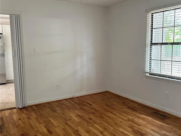 4945 Redwood Dr — Photo 4