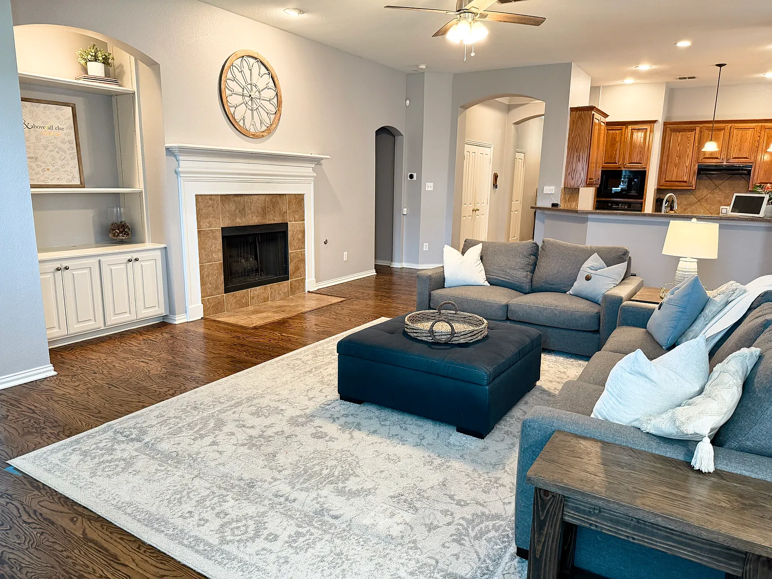 3 bed, 2400 sqft, $3,000 — Photo 4