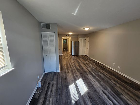3rd image of 2412 Mount Claire Ave APT 1