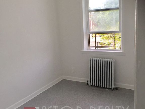 5th image of 4804 Broadway APT 3R