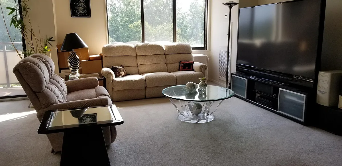 Beautiful condo with plenty of natural sunlight! - 5225 Pooks Hill Rd #918