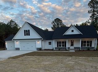 395 Zeppelin Ln, Raeford, NC 28376