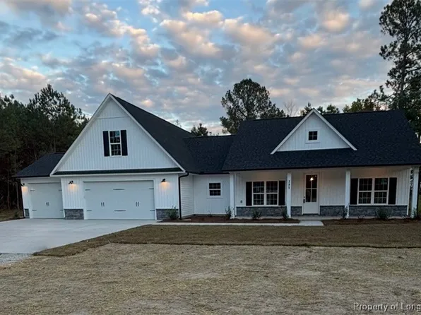 395 Zeppelin Ln, Raeford, NC 28376