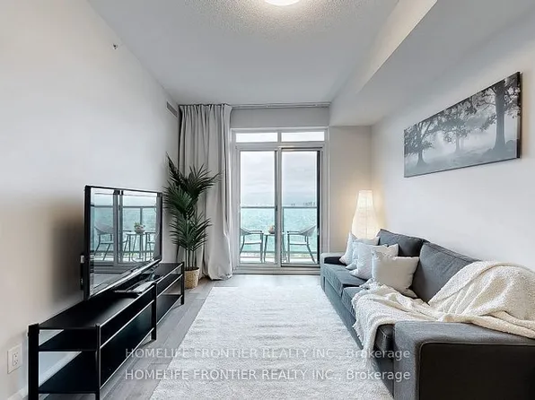 7161 Yonge St, Markham, ON