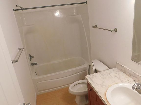 5th image of 216 SW Cannon Creek Dr #102