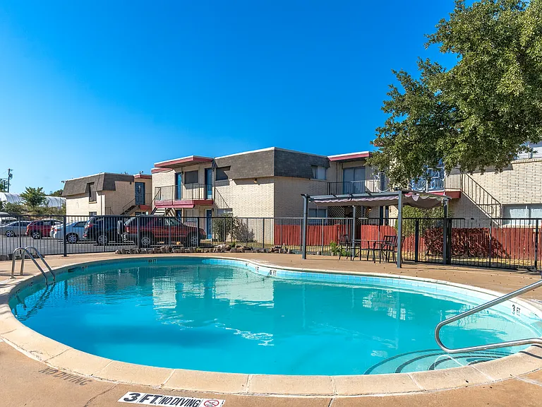 Stoneridge Apartments — Photo 1