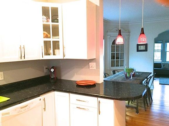 2nd image of 3549 Irving Ave S #2
