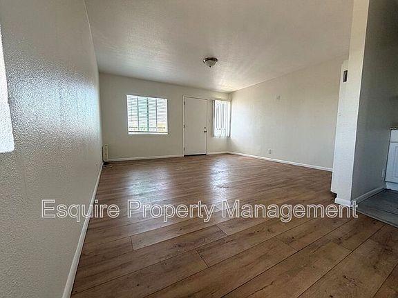 4th image of 327 W Hill St Unit D