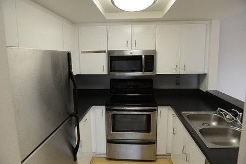 2nd image of 1260 Cleveland Ave #323