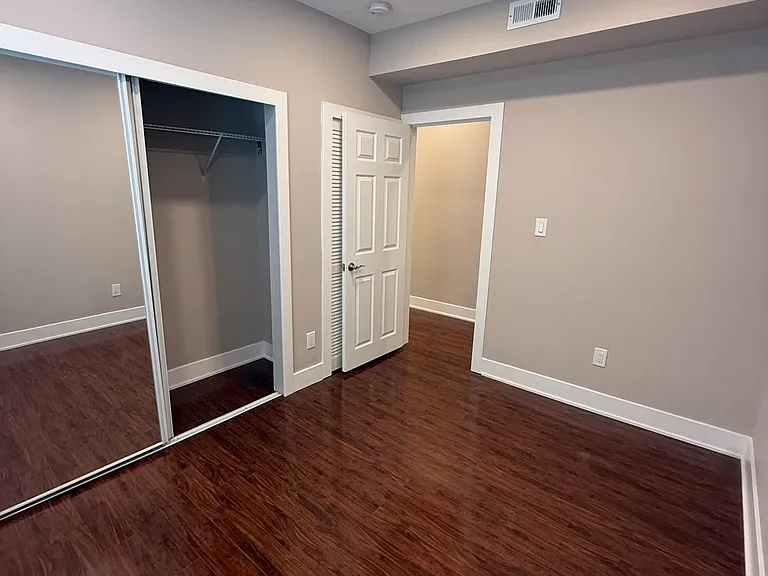 507 E Washington Ln — Photo 18
