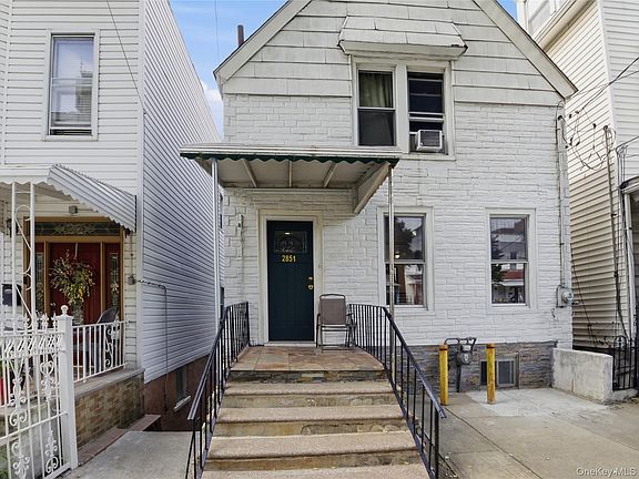 3rd image of 2851 Briggs Avenue
