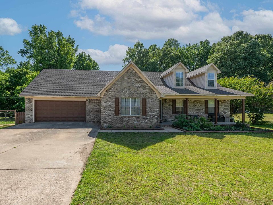 1st image of 323 Laxton Ln