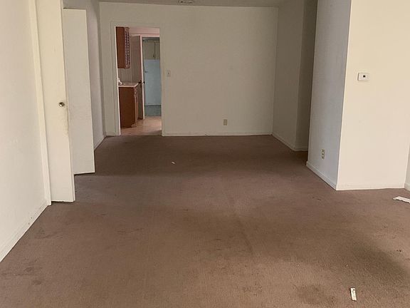 2nd image of 742 SE Binkley St
