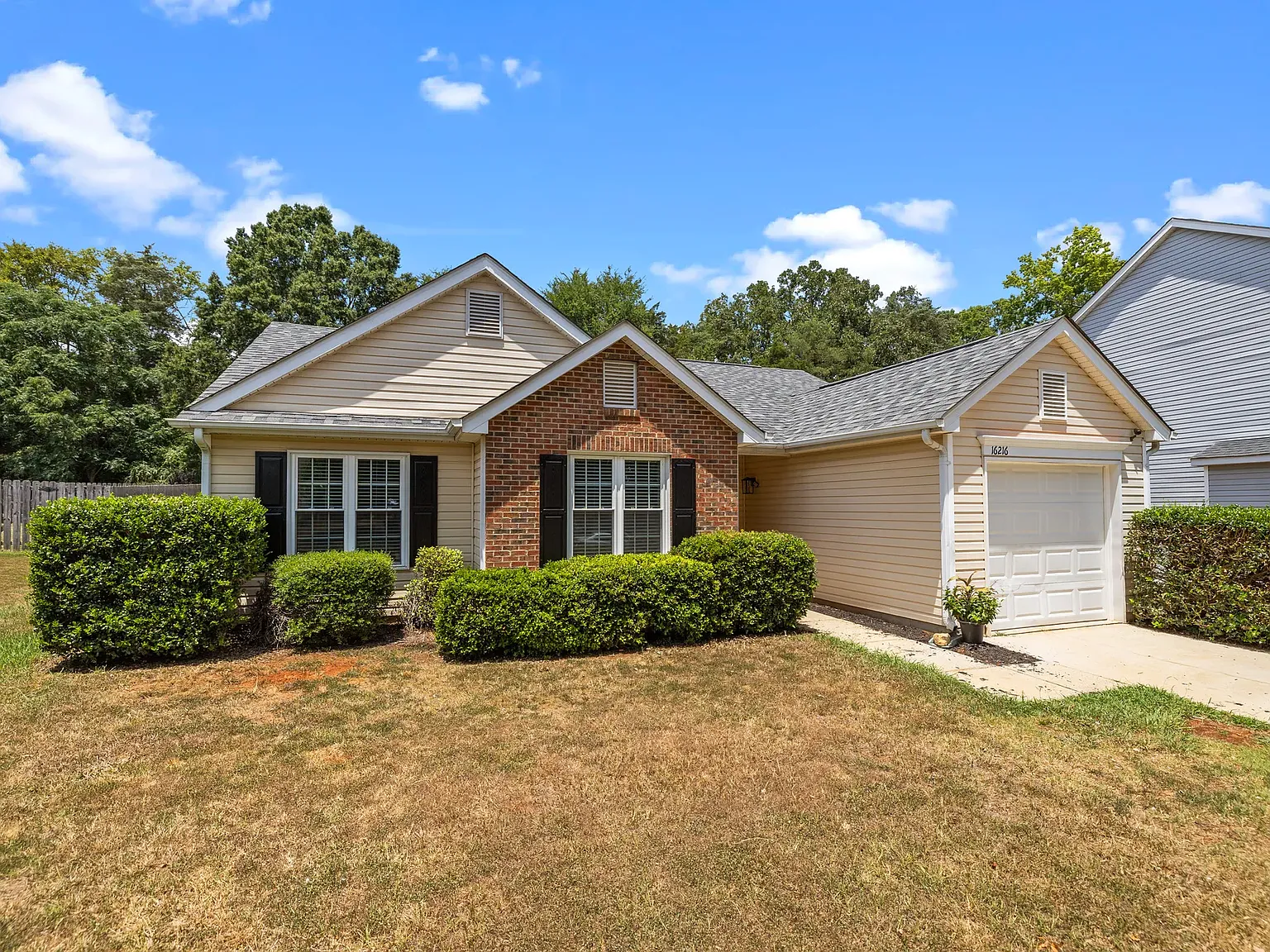 16216 Circlegreen Dr — Photo 2