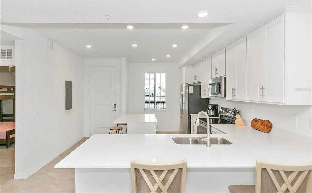 2 bed, 2.0 bath, 1120 sqft, $2,000 — Photo 3