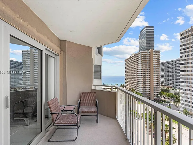 1965 S Ocean Dr #11E — Photo 11