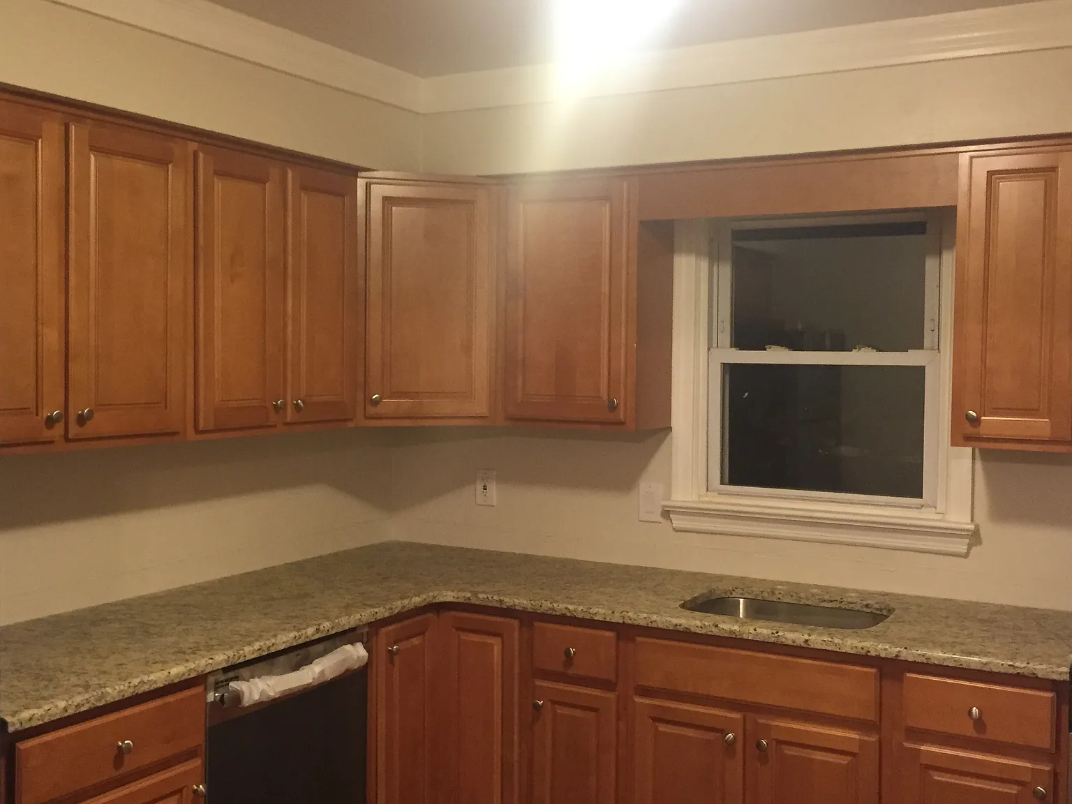 3 bed, 1.5 bath, 992 sqft, $3,200 — Photo 4