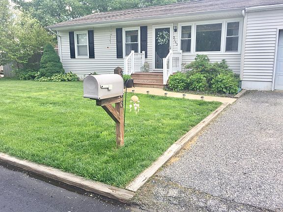3rd image of 3163 Sterling St
