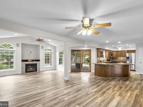 3rd image of 8780 Teresa Ln