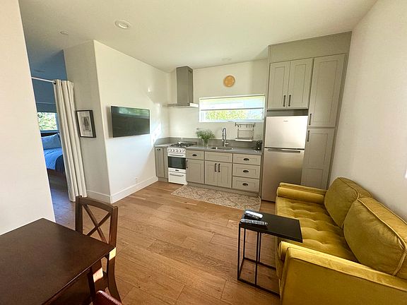 2nd image of 648 E Fairview Blvd #2