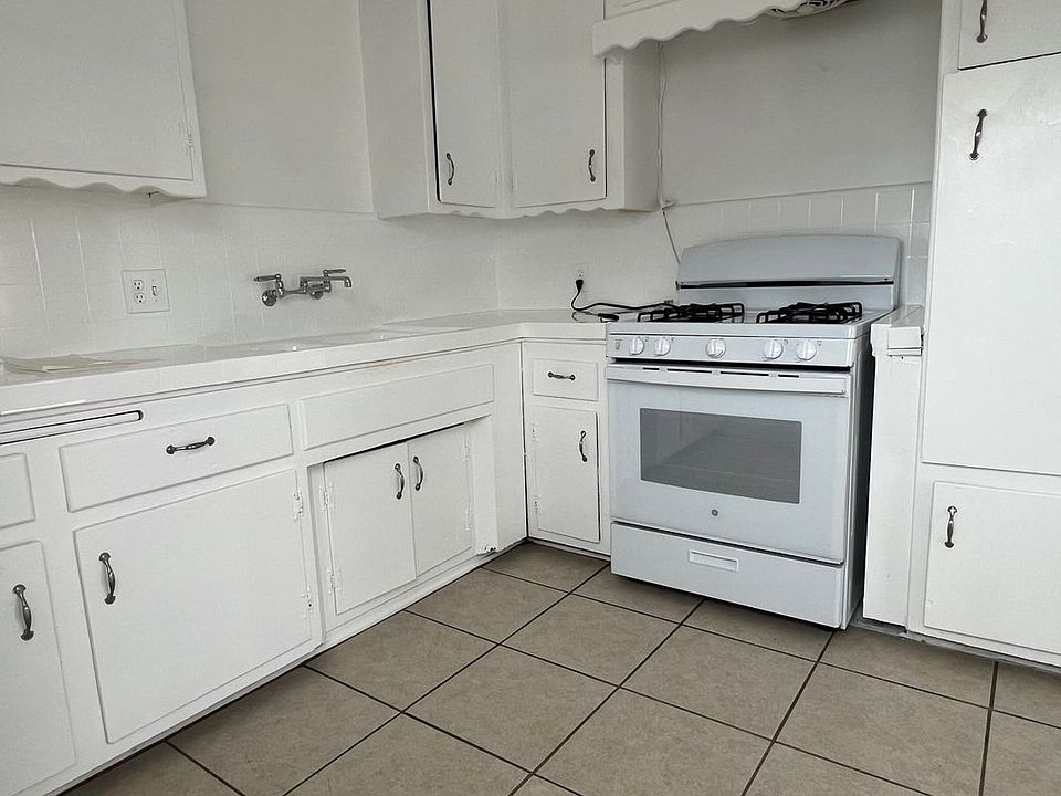 1st image of 2604 Mathews Ave APT 1