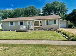 671 Blackwood Dr, Lowell, IN 46356