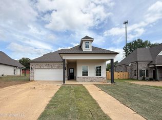 6322 Acorn Way, Walls, MS 38680