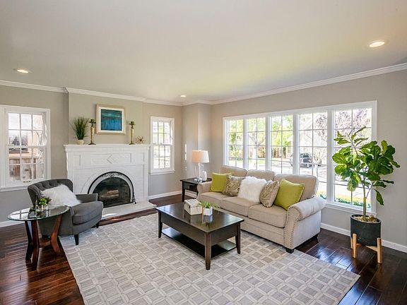 4th image of 1467 Cabrillo Ave