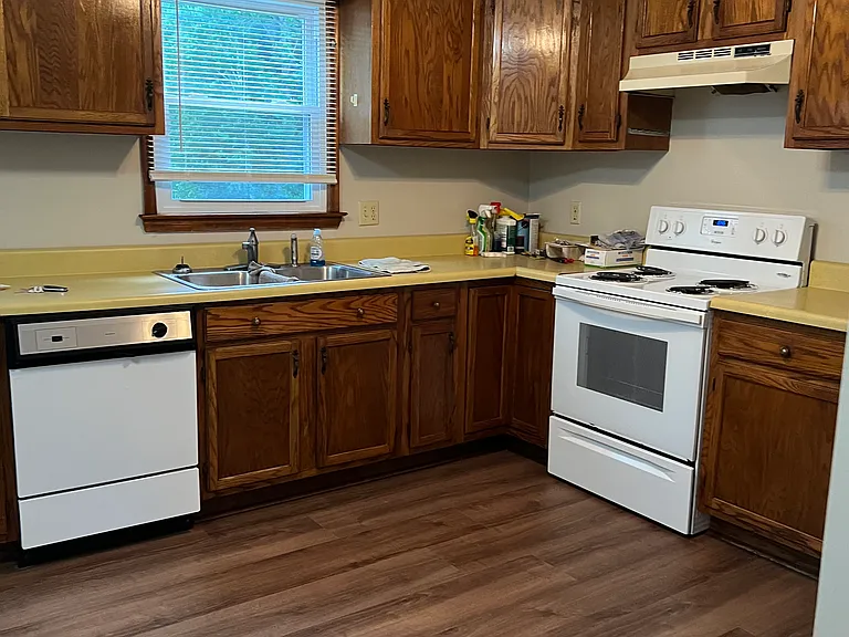 137 Lansing Dr #D — Photo 18