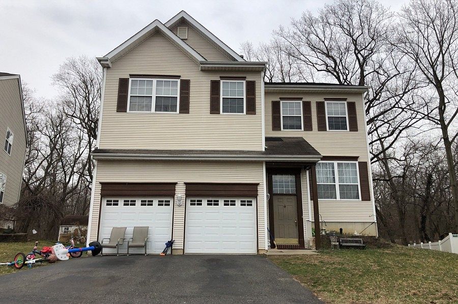 1st image of 76 Arrowhead Dr